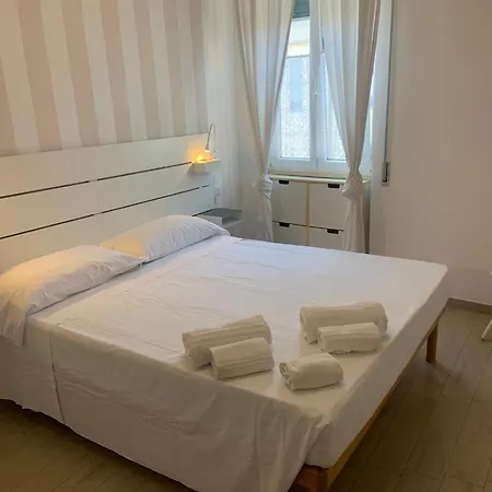 Aleri Central Apartment - Zona Pedonale Viareggio Exterior photo